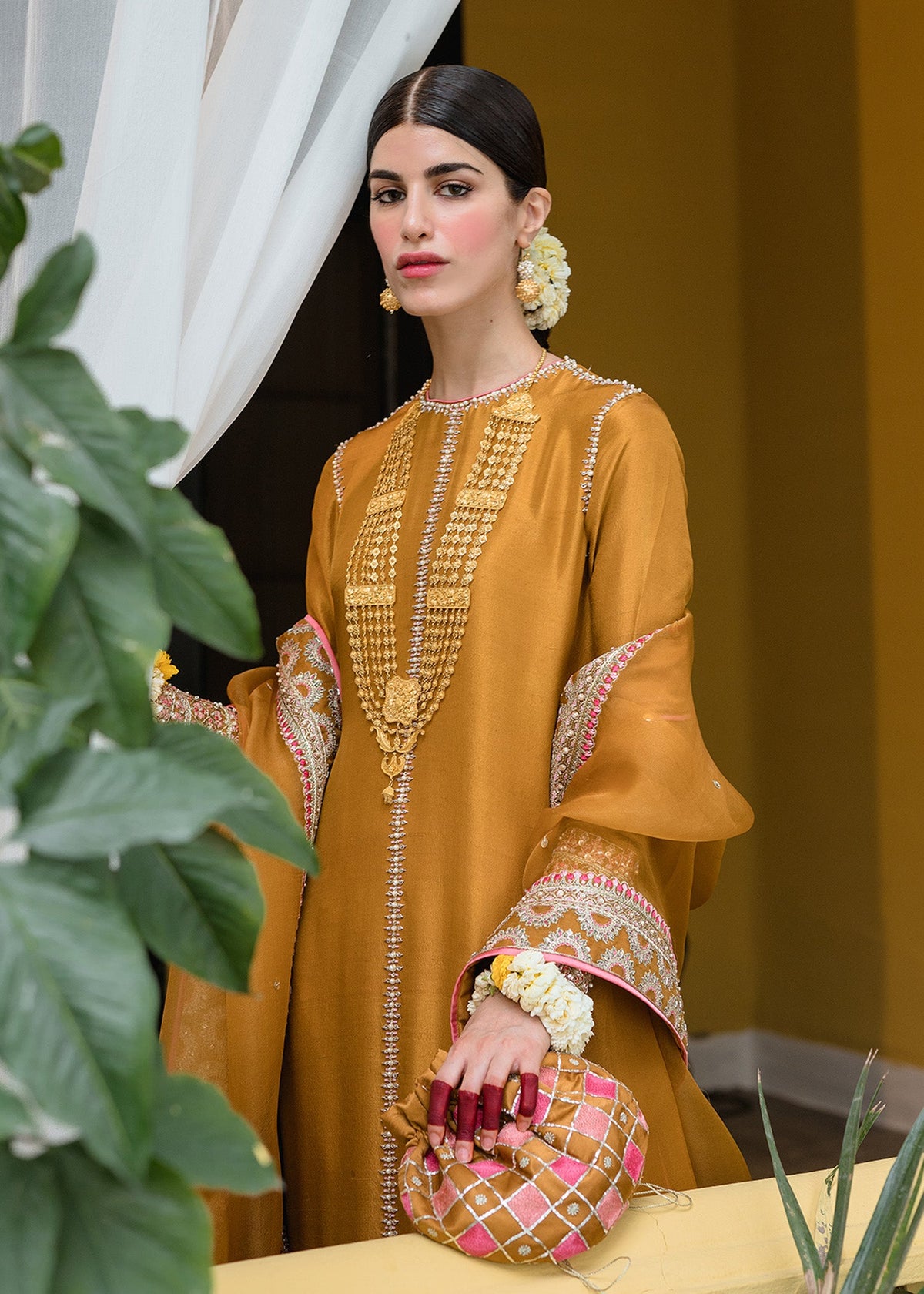 AYNUR - Ready to ship